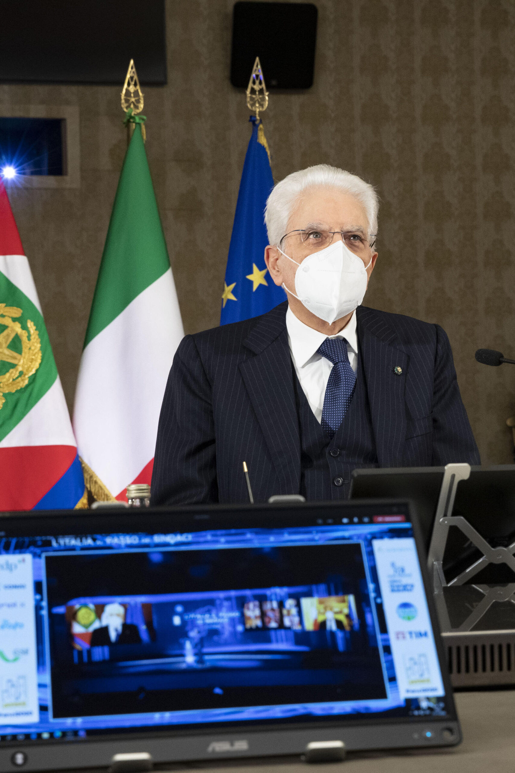 Il presidente della Repubblica Sergio Mattarella durante la partecipazione, in videoconferenza, alla sessione di apertura della XXXVII Assemblea annuale dell'ANCI, Roma, 17 novembre 2020. ANSA/FRANCESCO AMMENDOLA/US QUIRINALE ++ NO SALES, EDITORIAL USE ONLY ++